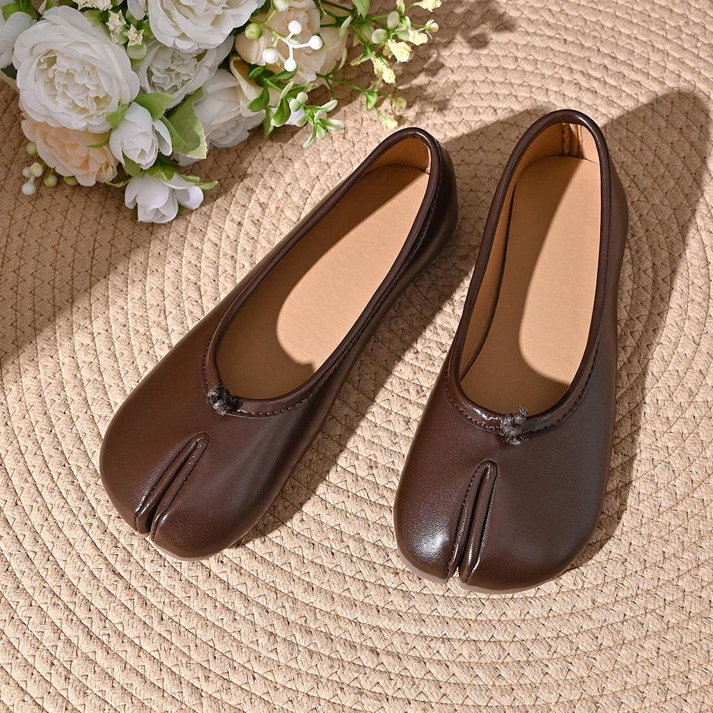 Japanese Style Tabi Ninja Shoes Women Cozy Leather Flats Split Hoof Toe Loafers Femme Mary Jeans Mocasines Ladies Ballerina Shoe