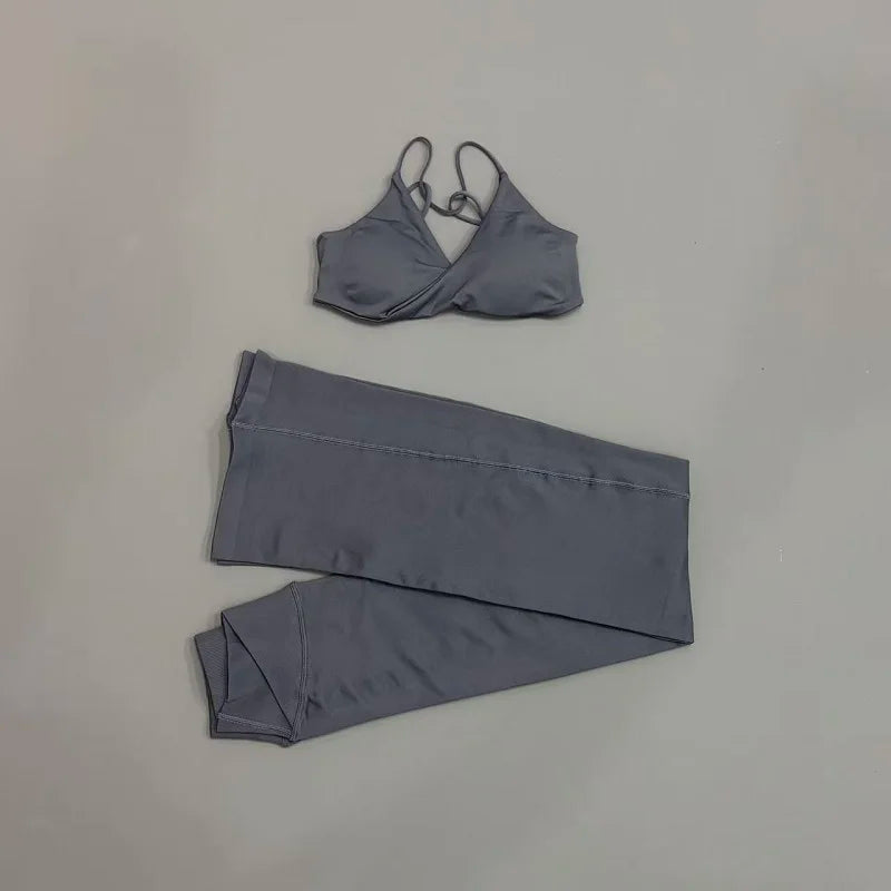 2Pcs Women Sports Yoga Set Halter Neck Sports Bra Flare Leggings Seamless Hip Lifting Quick Dry Gym Fitness Workout Activewear