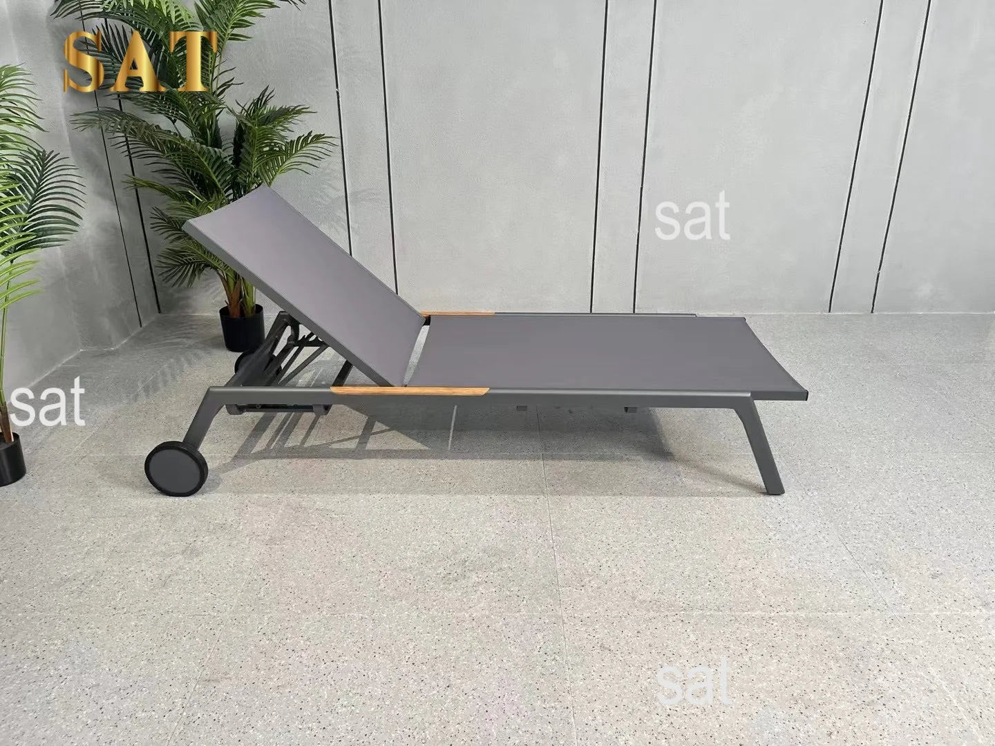 & Modern Outdoor Patio Sun Loungers Villa Portable Beach Pool Lounger Aluminum Sunbed for Hotel Resort