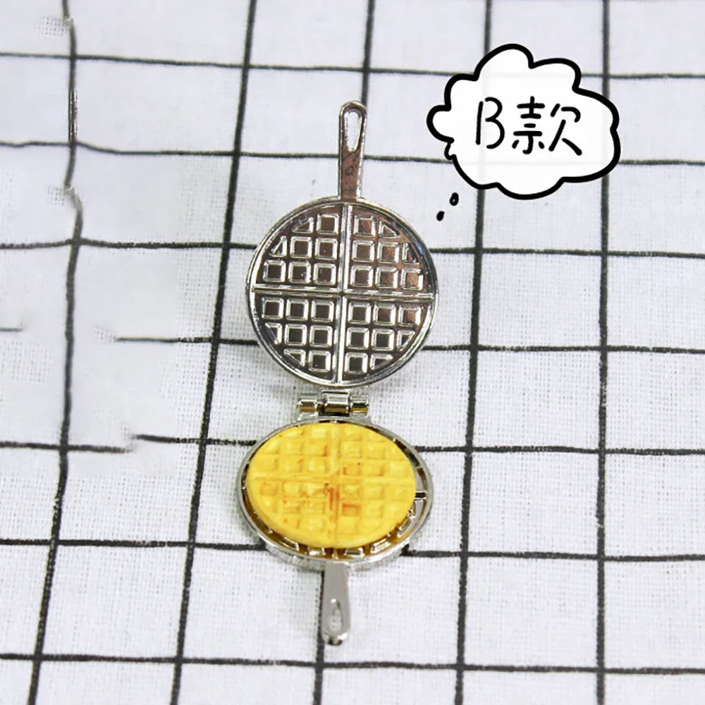1Pcs 1/12 Dollhouse Miniature Accessories Mini Waffle Mold Frying Pan Food Model Toys for Doll House Decoration