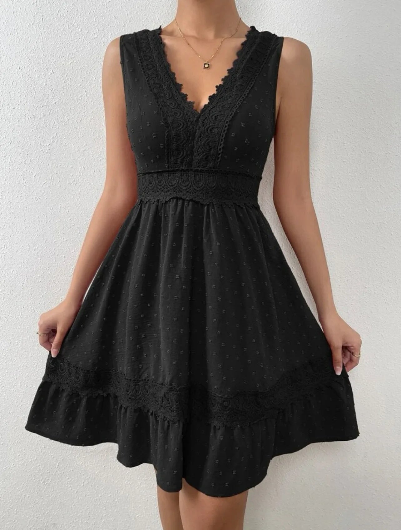 Women's White Party Dress Fashion Lace V-neck Ruffle Hook Flower Hollow Waist Mini Women Dresses Summer Sexy Prom Female Vestido
