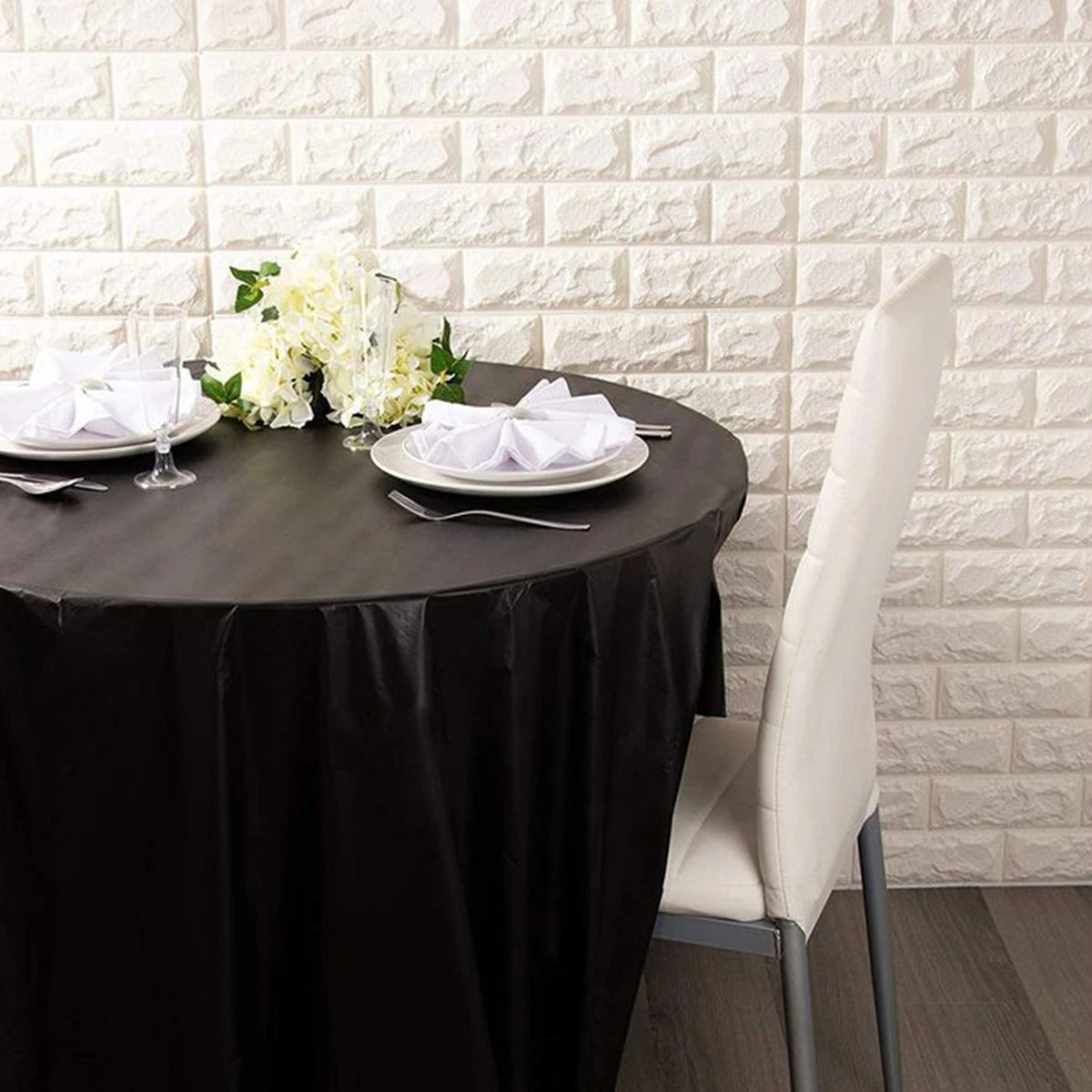 Round Tablecloth White Plastic No Stitch Fabric Elegant Solid Table Cloth for Christmas Birthday Wedding Party Hotel Decoration