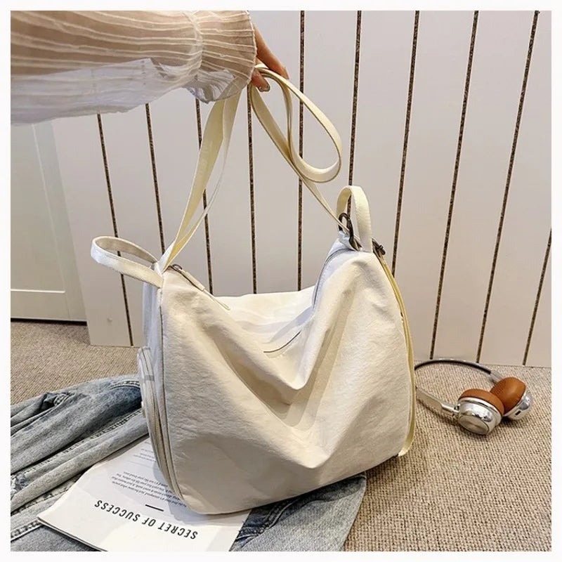 Women's Casual Nylon Large Capacity Shoulder Bag with Pocket, Casual Style for Daily Use, Sports, Travel, and Outdoor Activities