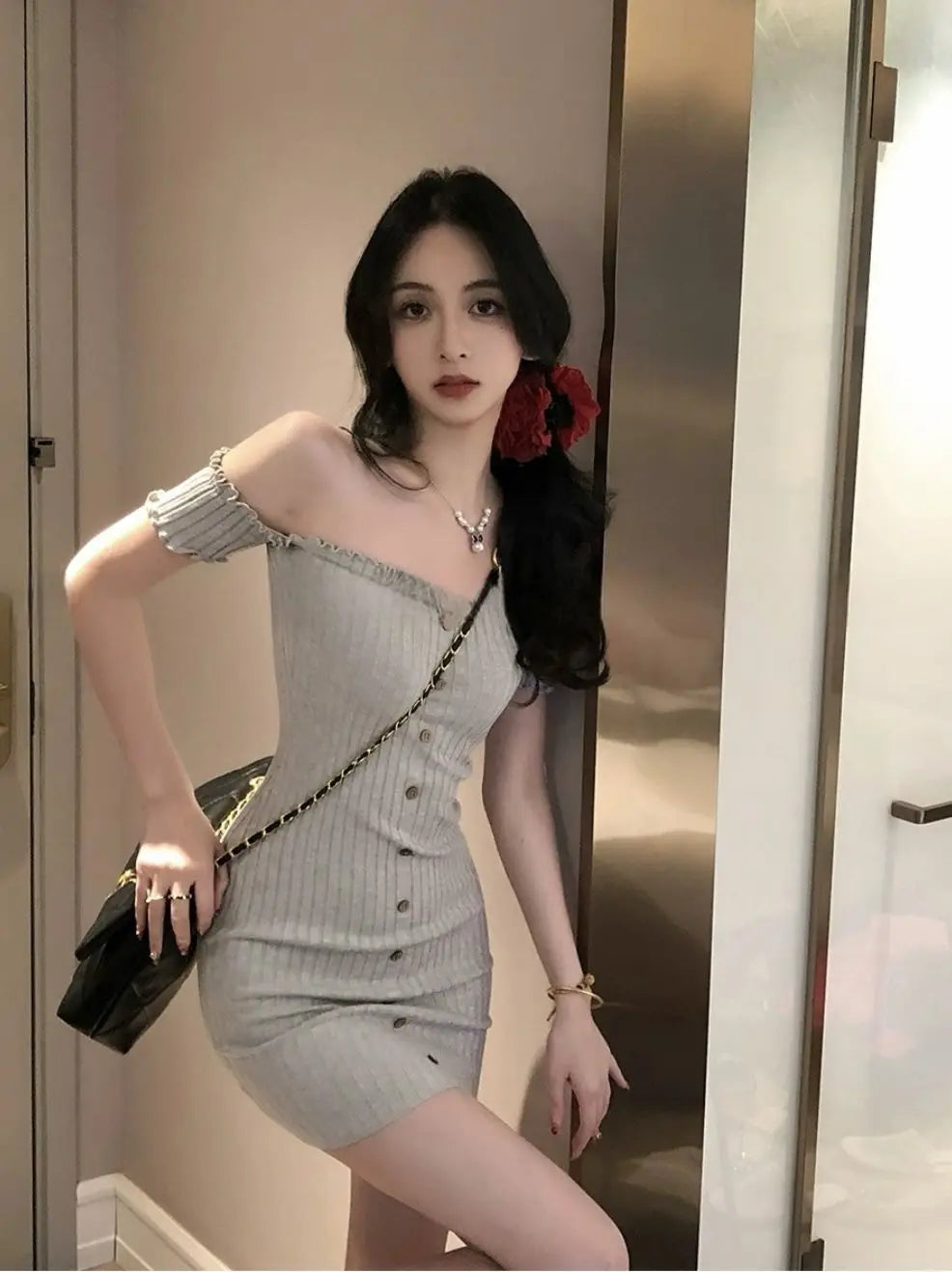 Dress Women's Off-the-shoulder Sexy Form-fitting Pencil Skirt Button-up Slimming Fitted Waist Short Length New Niche Versatile