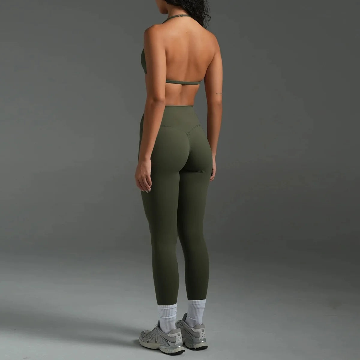 2PCS Women Yoga Set Solid Color Beautiful Back Hanging Neck Bra with Chest Pad Quick-Dry Fitness Running Shorts Yoga Set