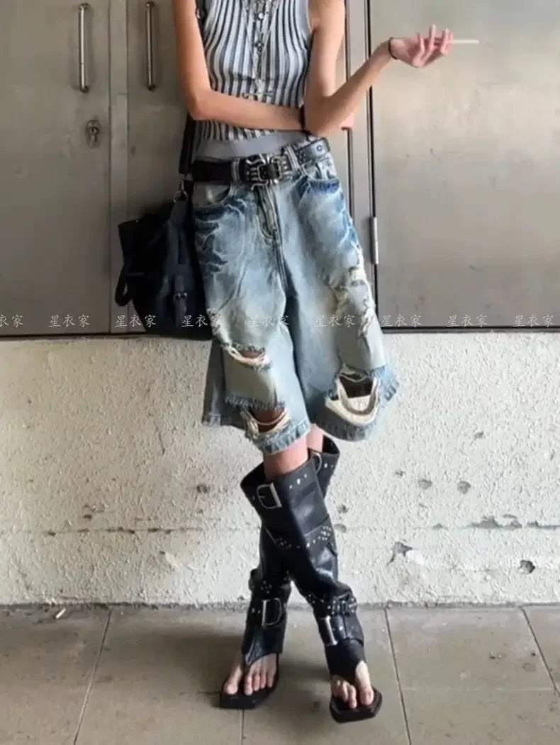 Women's Retro Old Washing Wide-leg Five-point High Street Design Ripped Denim Shorts