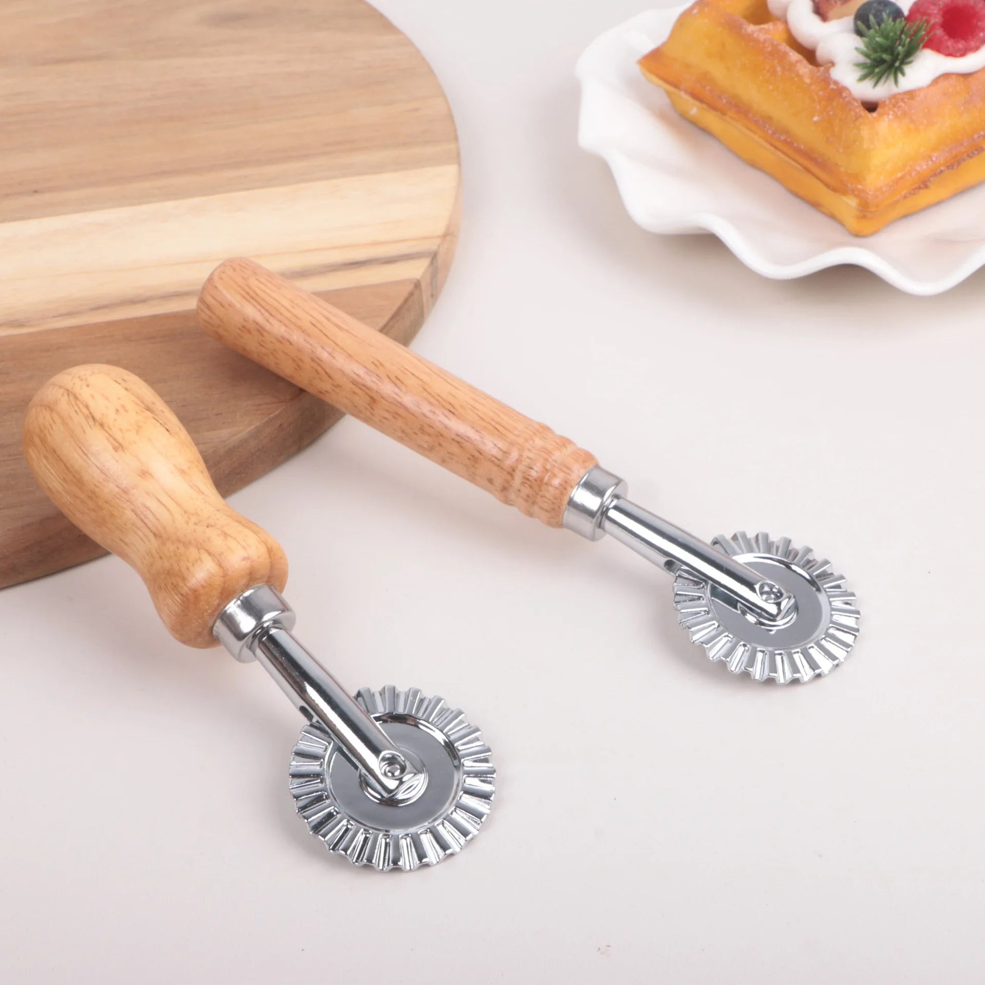 Pastry Wheel Cutter Round Pizza Cutting Wheel Tools Dough Cutting Roller Home Pizza Divider Baking Cutting Tools Kitchen Gadgets