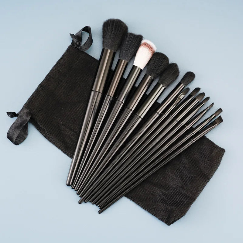 Makeup Brush Set 13Pcs for Beginners Velvet Drawstring Storage Bag Portable Travel Use For Powder Foundation Eyeshadow Blush
