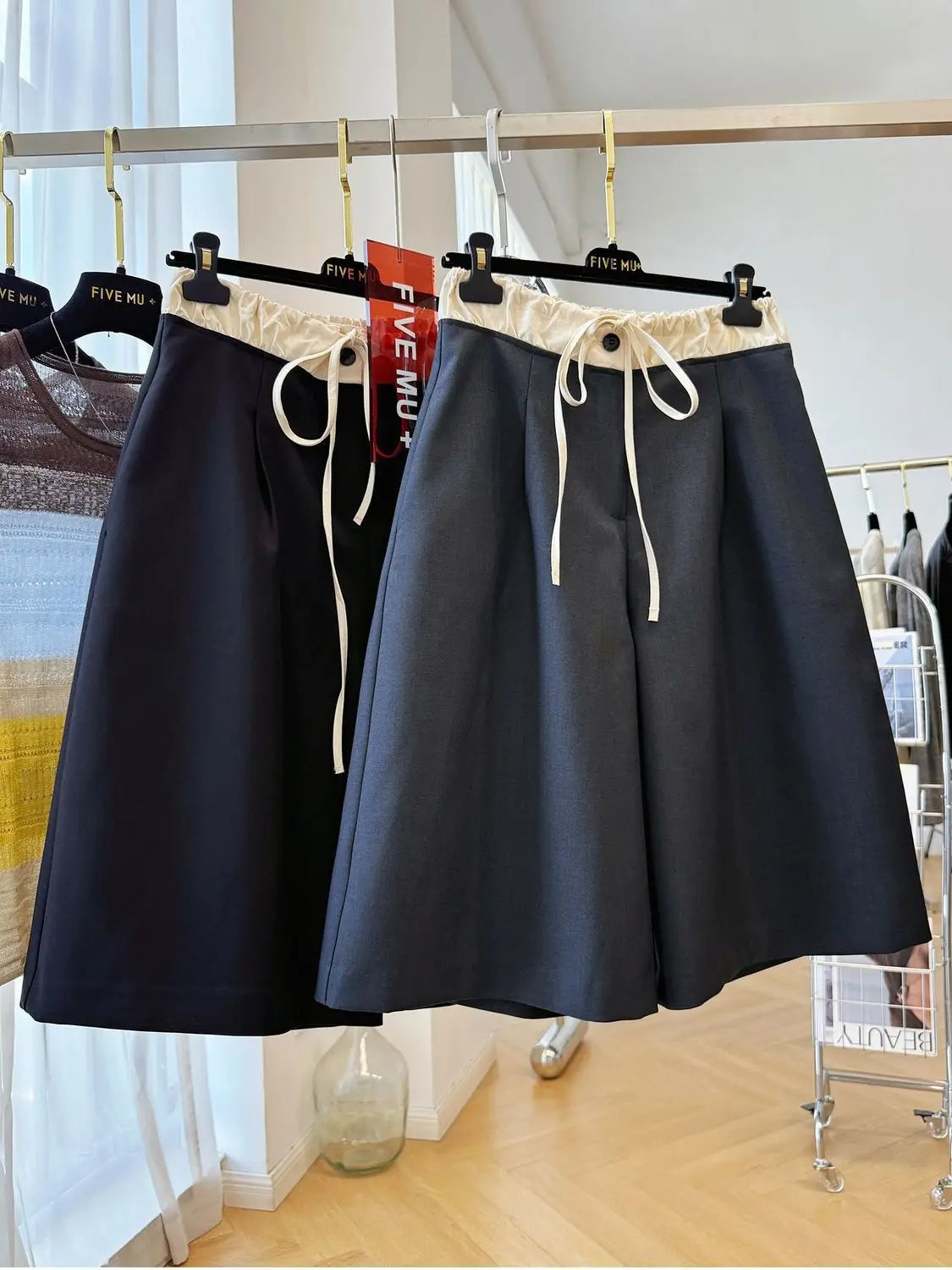 Women's Black Wide-Leg Shorts Contrast Elastic Waist Drawstring Loose Fit Casual Summer Bot