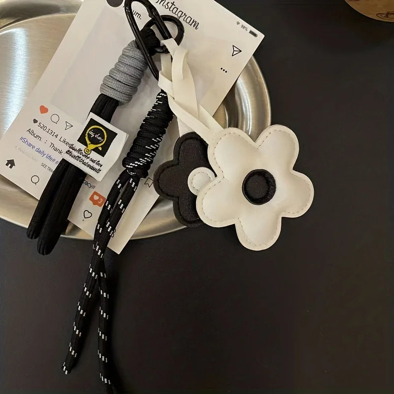PU Leather Sunflower Keychain Cartoon Five Petal Flower Car Keyring Fashion Bag Pendant Contrasting Accessory