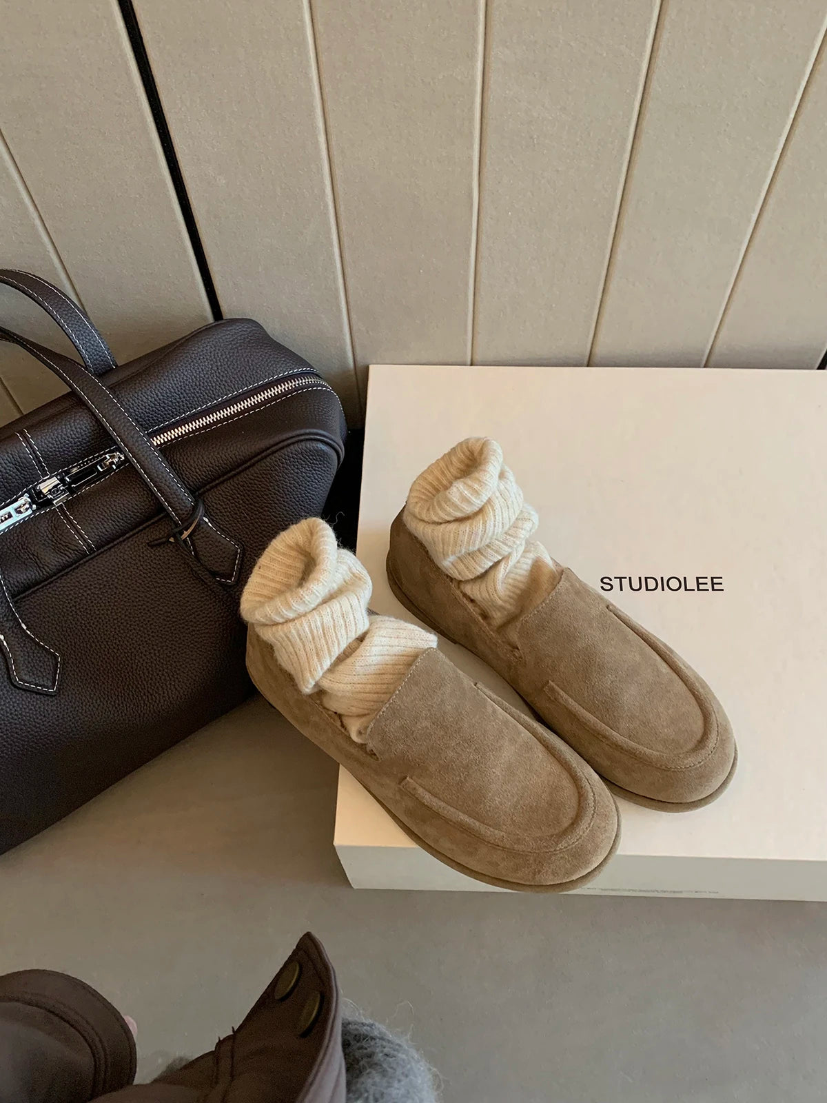 New Suede Leather Loafers Woman Round Toe Slip-on Casual Flat Shoes Wool Warm Winter Shoes Outdoors Walk Shoes Women