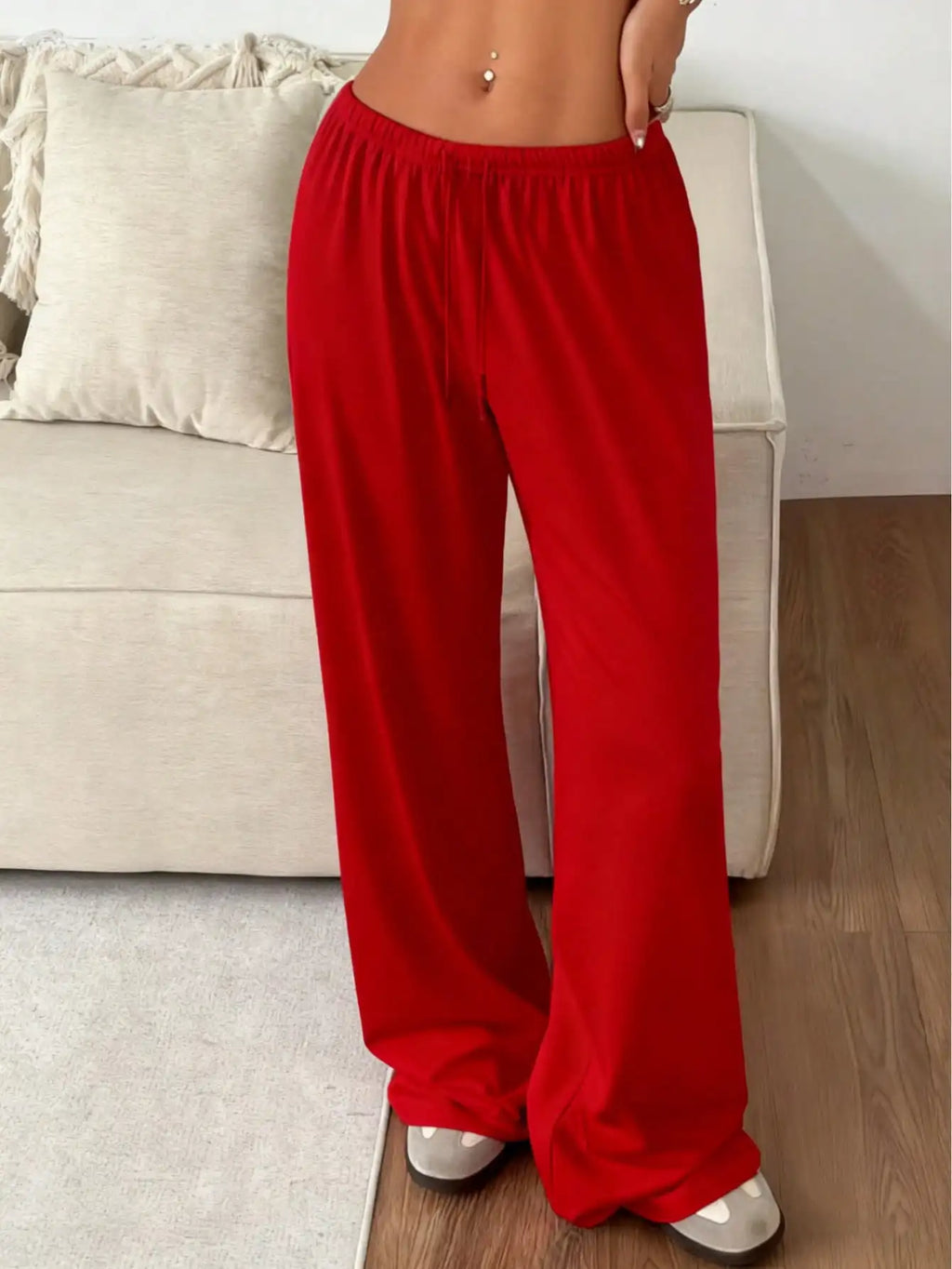 Ladies' casual wide-leg jogging pants, featuring a drawstring elastic waistband, comfortable and loose fit, and a popular style