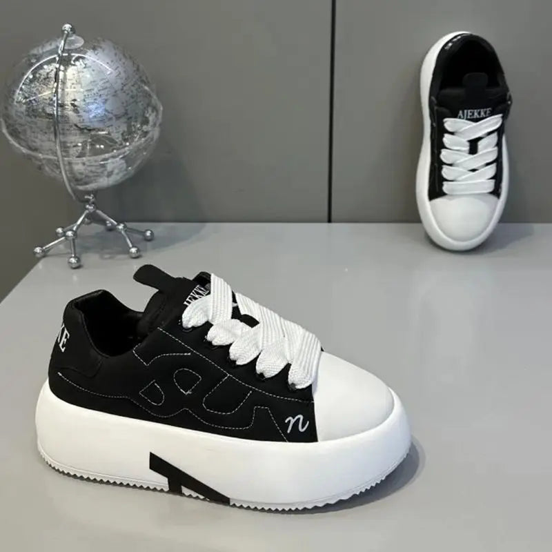 2025 Autumn New Men's Sneakers Round Head Lace-Up Casual Shoes Solid Color Fashion Platform Trend Board Shoes zapatillas hombre