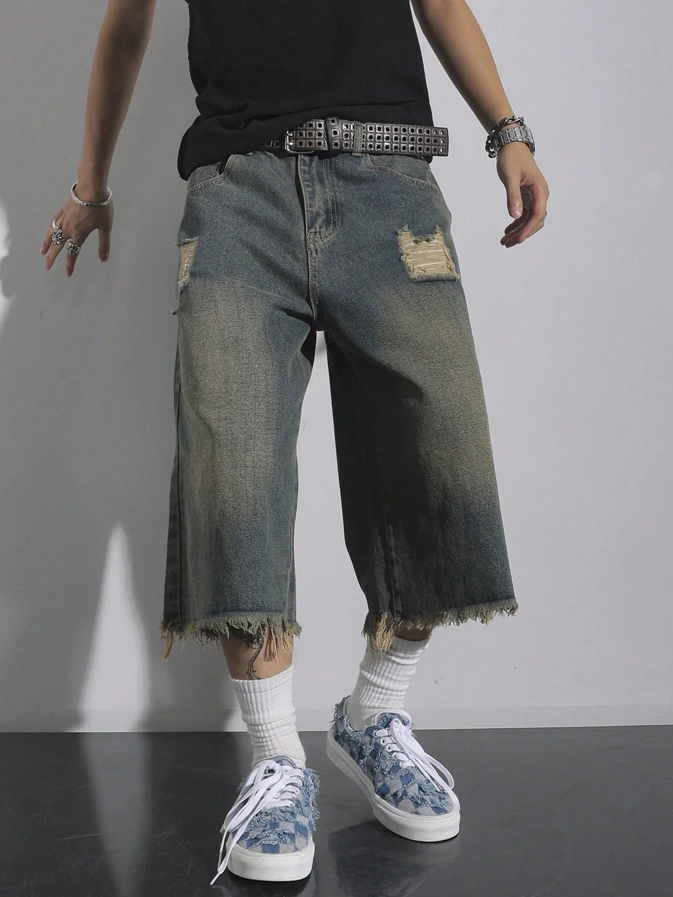 Men's Loose Ripped Denim Jeans 7 Point Calf Length Wide Leg Trousers Distressed Holes Frayed Hem Streetwear Casual Pants