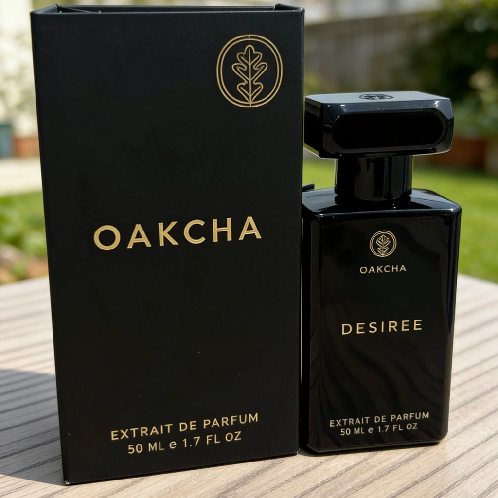 Oakcha Desiree Desire perfume is an advanced and charming dark wood flower fragrance. Huoxiang, Sandalwood, and Musk, cool and lazy, with a mysterious and seductive aura. The black bottle has a high-end texture and a long-las