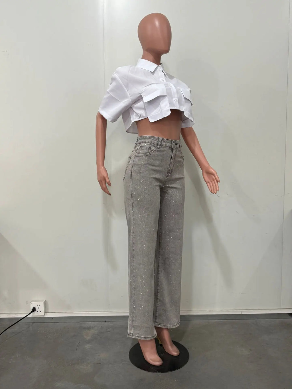 Women's Outfit Featuring Diamond-studded Washed Denim Pants Women's High-waisted Straight-leg Pants, and "hot Girl" Style Pants.