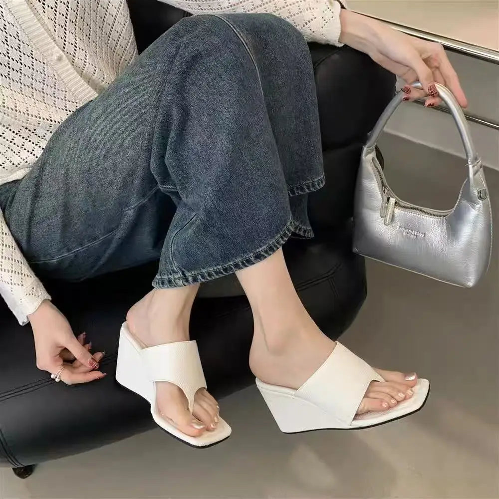 2025 Spring and Autumn New Style Slimming Slope Heel Korean Version Bare Toe Flip Flops Cool Slippers Sandals