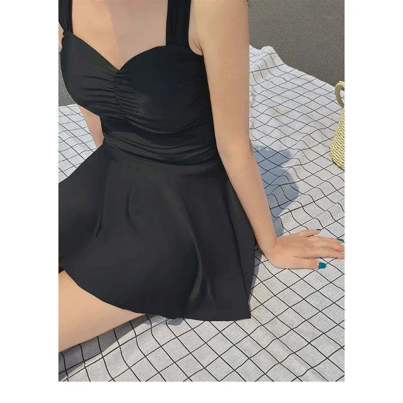 Ladies' Black One-piece Swimsuit with A Sweetheart Collar and A Back Strap That Is Hollowed Out Suitable for Beach Vacations