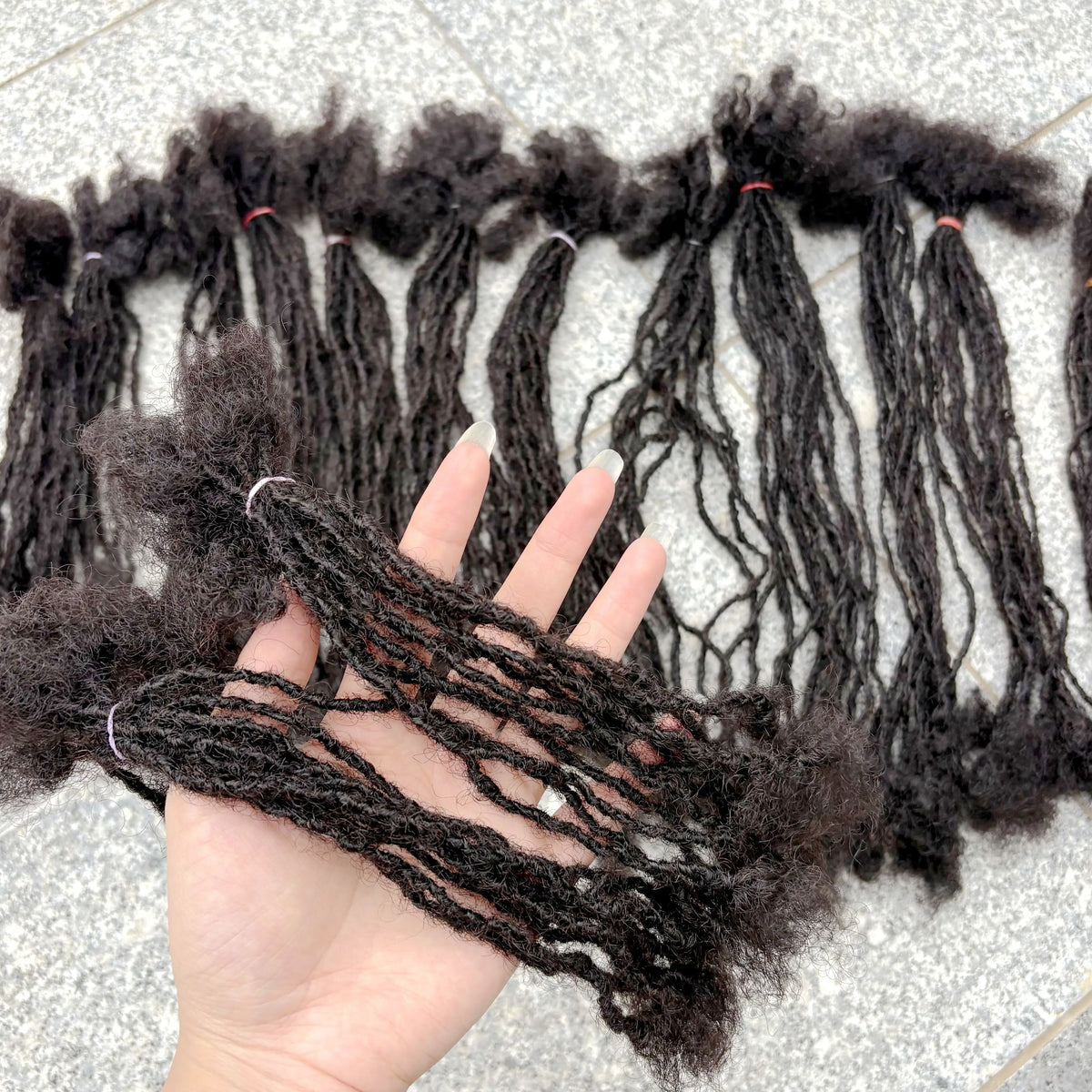 0.2cm Colored Handmade Inter Loc Extension Human Hair 10in Permanent Micro Sisterlocks Extensions Natural Looking Soft Dreadlock