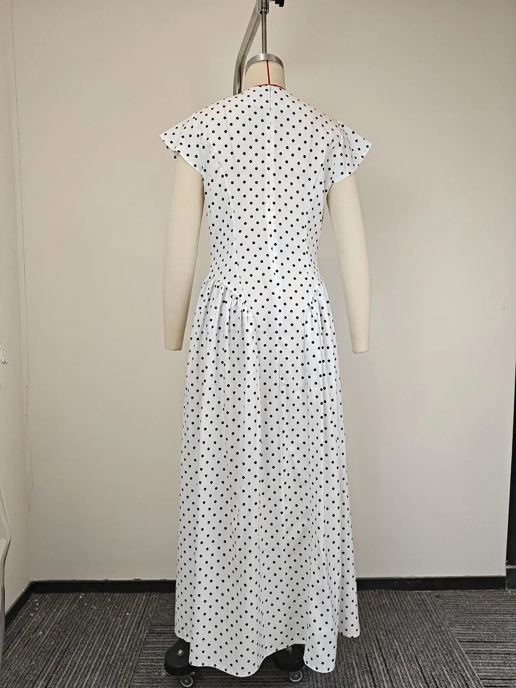 Elegant Pure Color Backless Slimming Dress Summer 2026 New Arrival Women's Fashion High Waist Floor Length No Sleeve