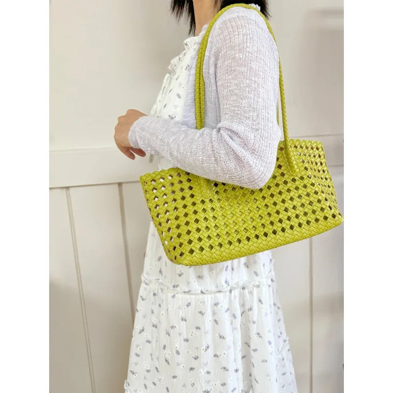 2026 New Fashion Hollow Out Woven Tote Bag for Women Large Capacity Commute Single Shoulder Handbag for Summer