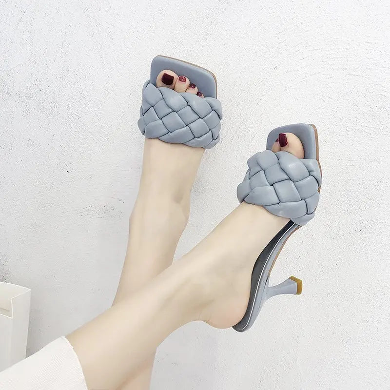 New Women's Summer High-quality Woven Open-toe Flat Casual Slippers Fashionable Stiletto Sandals Womens Outdoor Beach Flip-flops