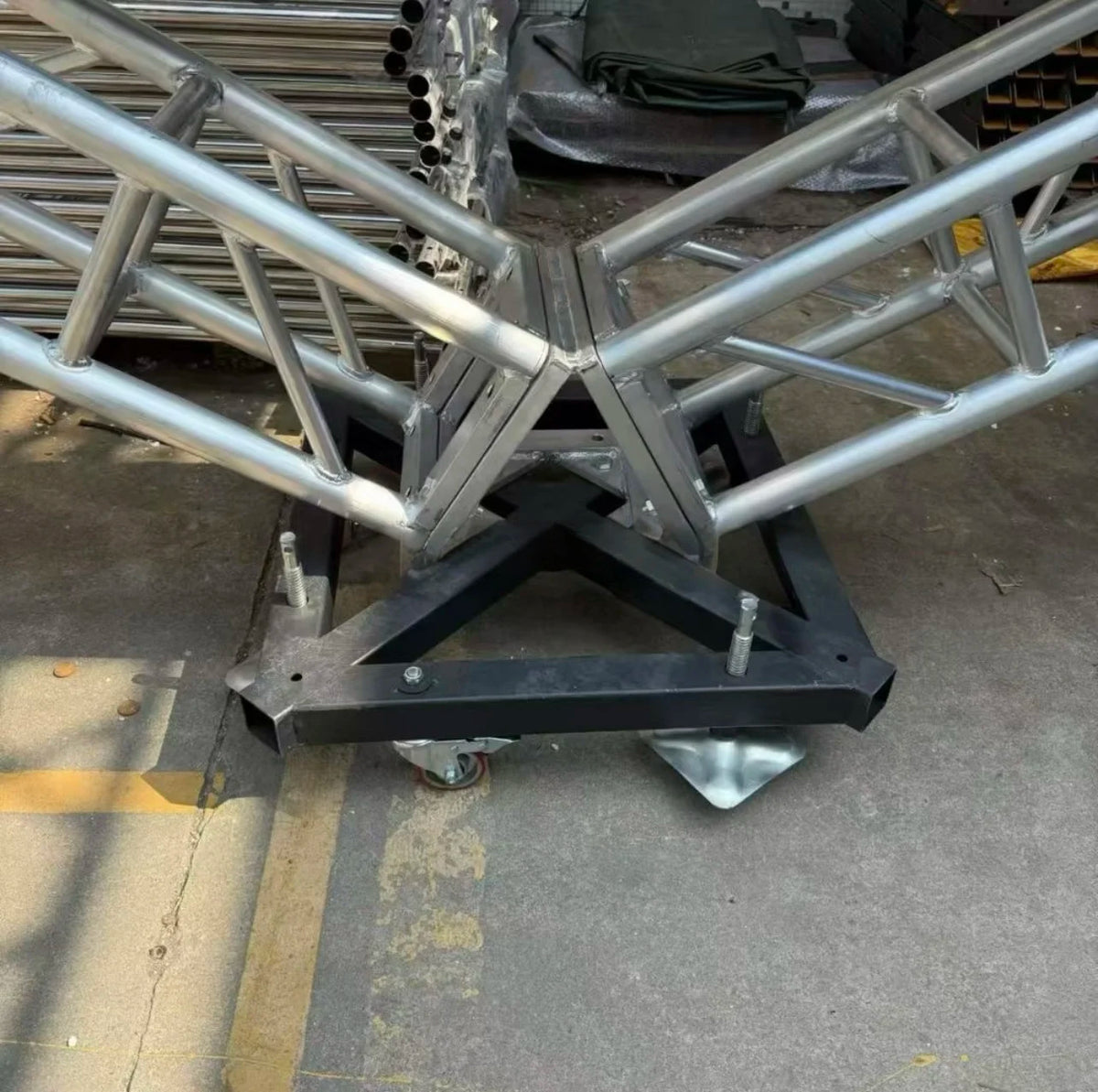 Custom DJ Truss Table Aluminum Alloy Truss DJ Table Square DJ Booth Truss for Outdoor Events and Performances