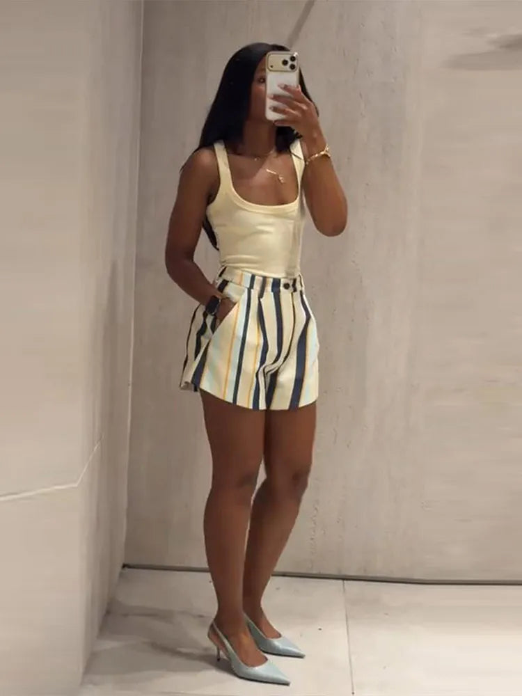 Chic Striped Women's Shorts Loose Mid-Waist Button Pocket Lady Short Pants 2026 Summer Autumn Fashion Female Street Bottoms