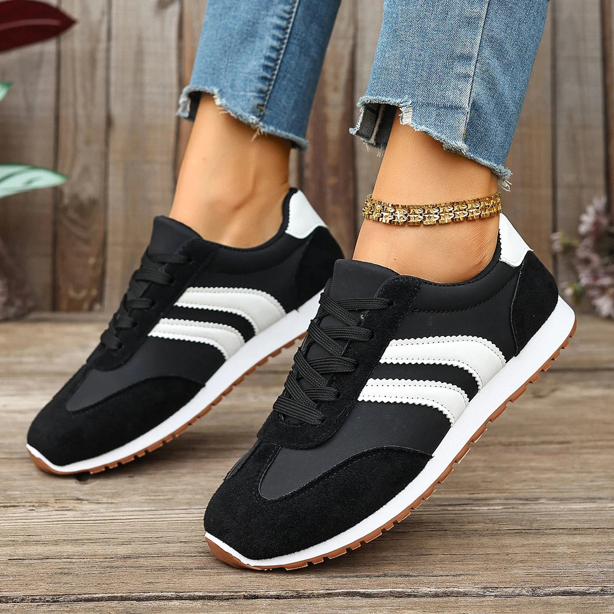 Fashion Women Sneakers 2026 New Breathable Sport Shoes Women Spring Autumn Running Sneakers Casual Lightweight Shoes