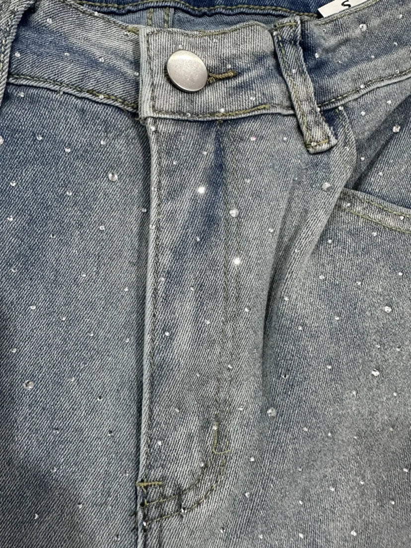 Women's Outfit Featuring Diamond-studded Washed Denim Pants Women's High-waisted Straight-leg Pants, and "hot Girl" Style Pants.
