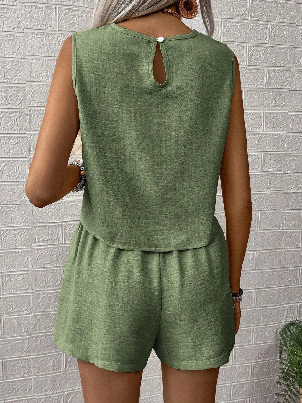 Summer 2 Pieces Clothes Set Women's Outfits Solid Color Fashion Casual Sleeveless Tops and Shorts Sets Outwear