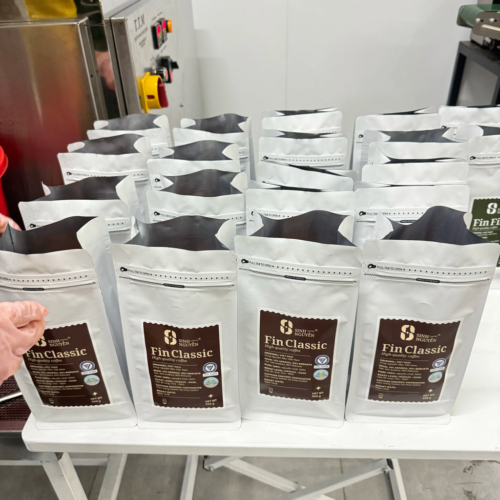 Vietnam Traditional Robusta & Arabica Coffee Blend Sweet Premium Dark & Medium Roast in Bag for Filters and Machines