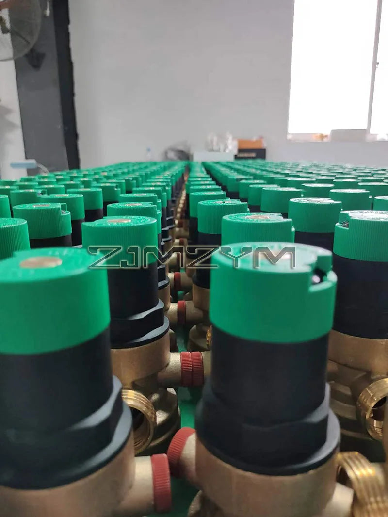 1PC Adjustable Water Pressure Reducer Reducing Valve with Integrated Filter/Gauge Prefilter Water Regulator Valve DN15/DN20