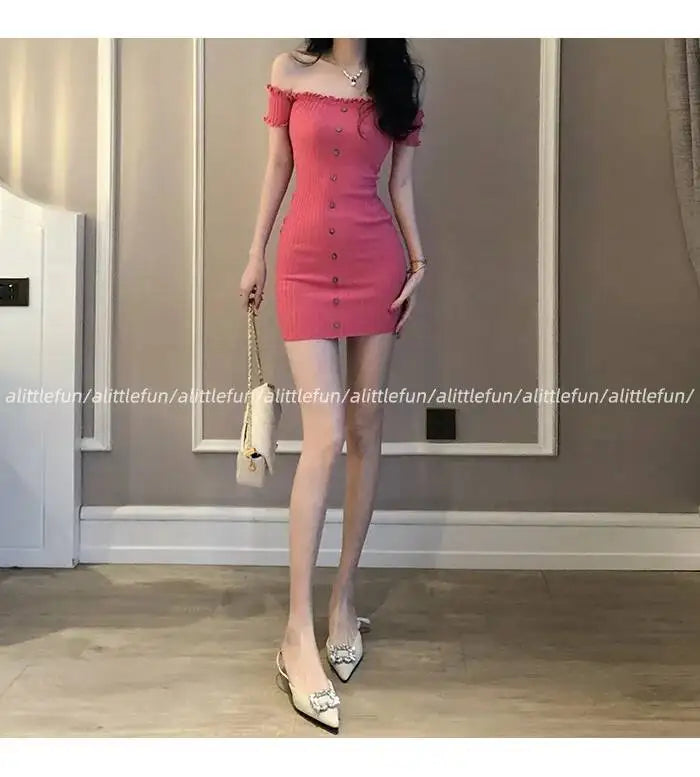 2026 New Summer Women's Knitted Short Sleeve Dress Atmosphere Style Outfit Petite Waist Trimming Slim Fit Hip Wrap Short Dress