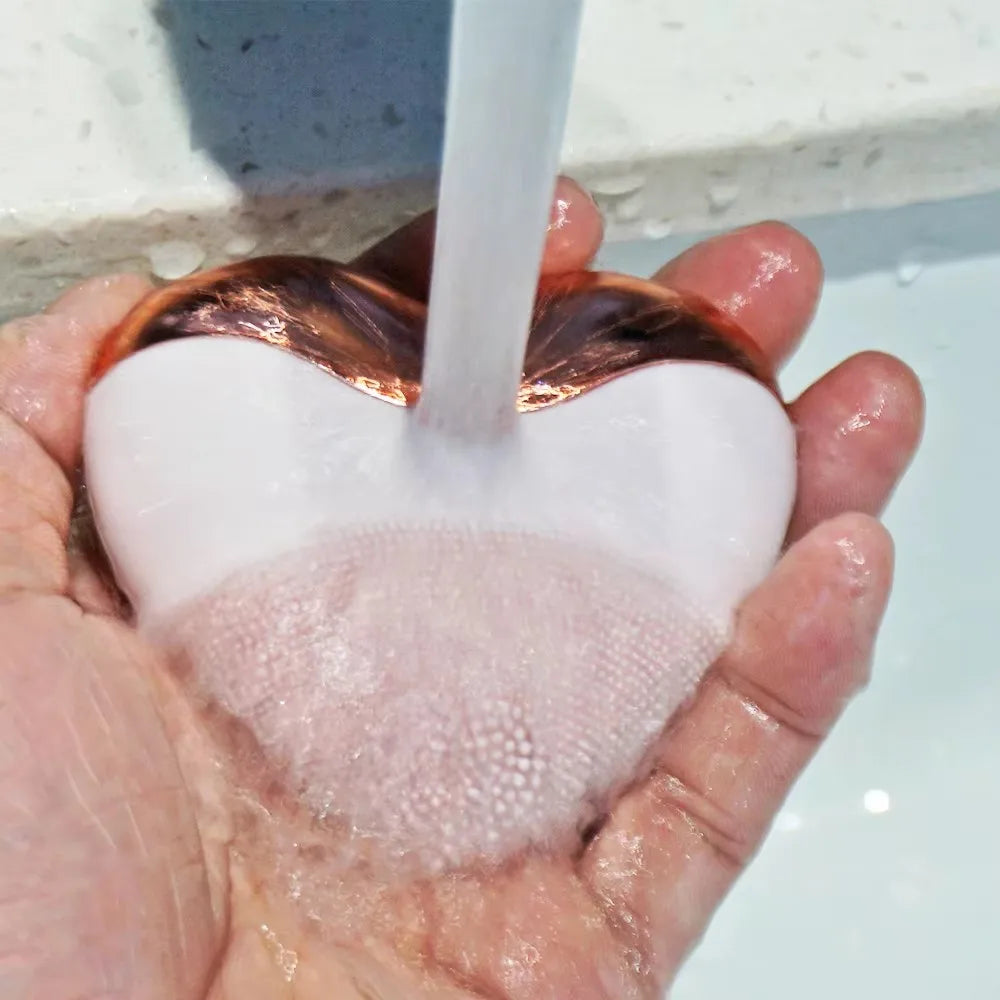 Factory Direct Love Heart Shaped Silicone Waterproof Vibrating Massage Face Cleansing Brush