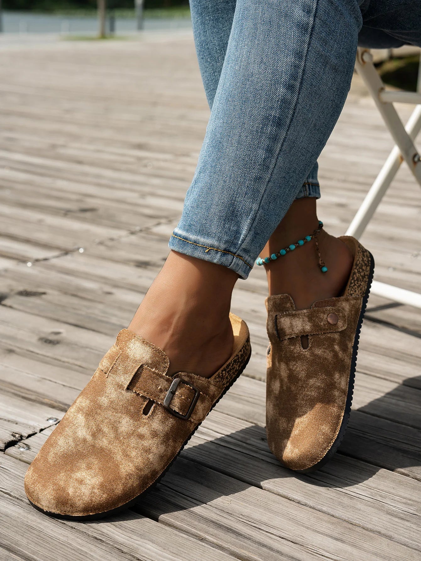 2025 New Model All-Season Autumn and Winter Women's Indoor and Outdoor Non-Slip Fashionable Casual Shoes with Cork Thick Sole, Flat Heel, Half-Covered Toe, Slip-On Slippers, Casual Buckle Slippers Suitable for All Seasons and