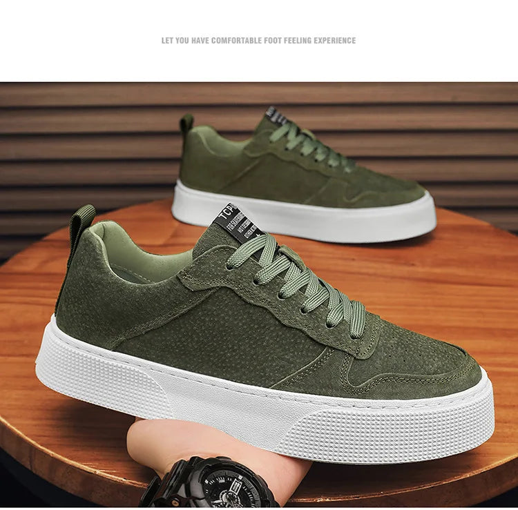 Men's sports soft-soled breathable and comfortable sneakers are trendy to pair with fashionable casual sports shoes