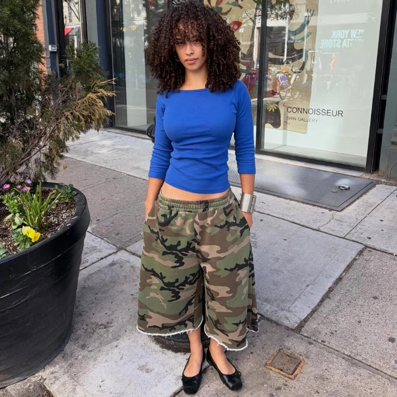 Unisex Camouflage Wide Leg Capri Pants, Streetwear Loose Fit Cropped Trousers