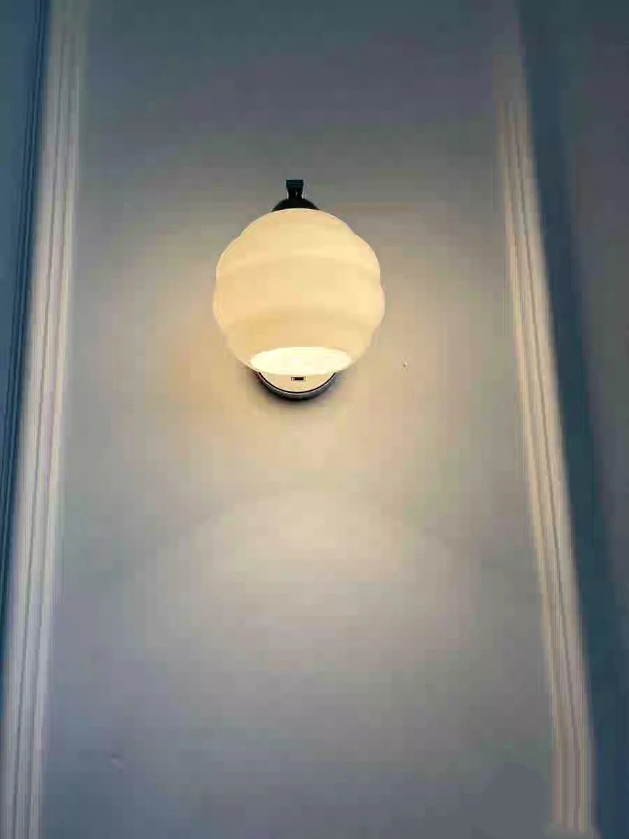 IWHD Milky Glass Ball LED Wall Lamp Sconce Iron Wrount Bedroom Living Room Bathroom Mirror Light Nordic Modern Wandlamp Applique