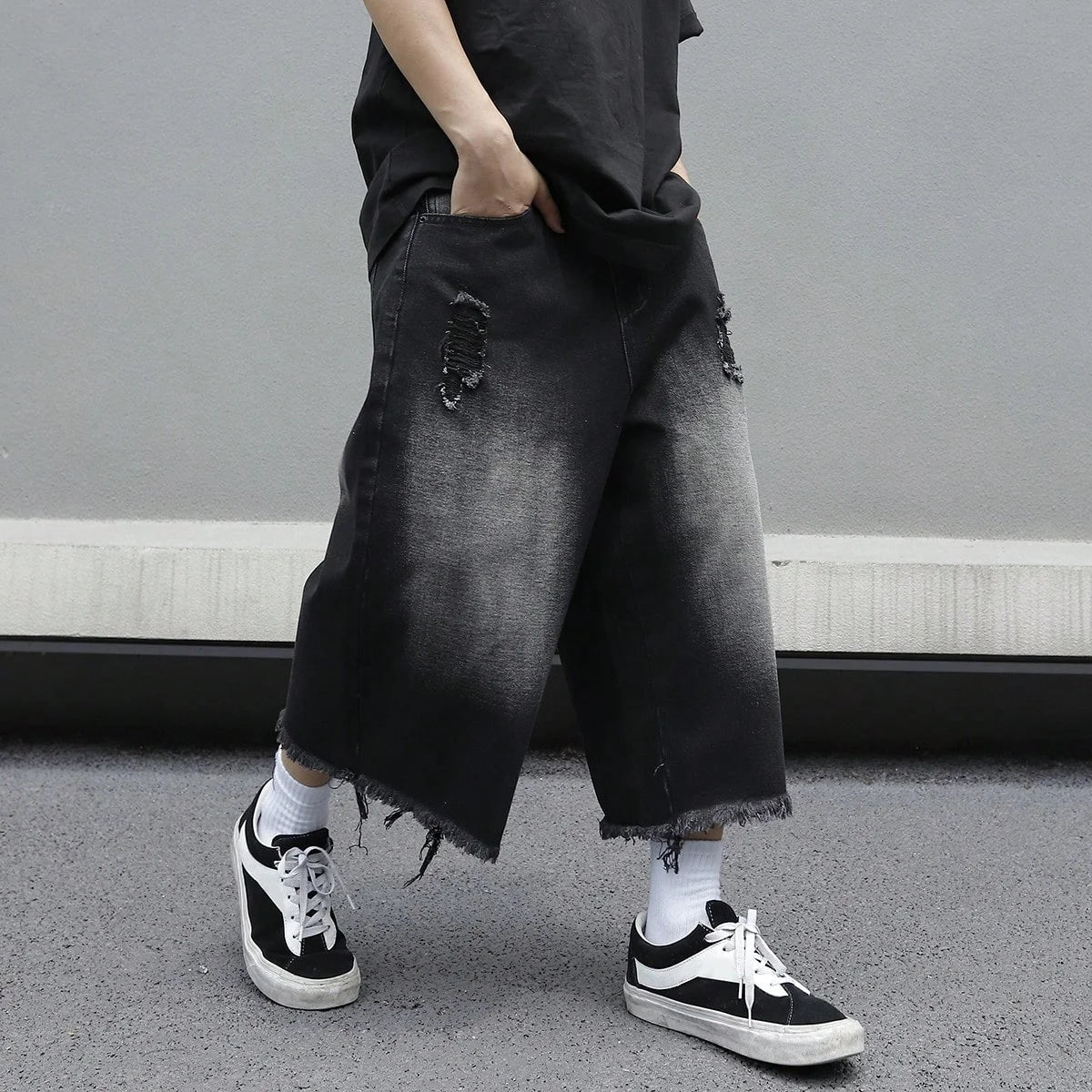 Men's Loose Ripped Denim Jeans 7 Point Calf Length Wide Leg Trousers Distressed Holes Frayed Hem Streetwear Casual Pants
