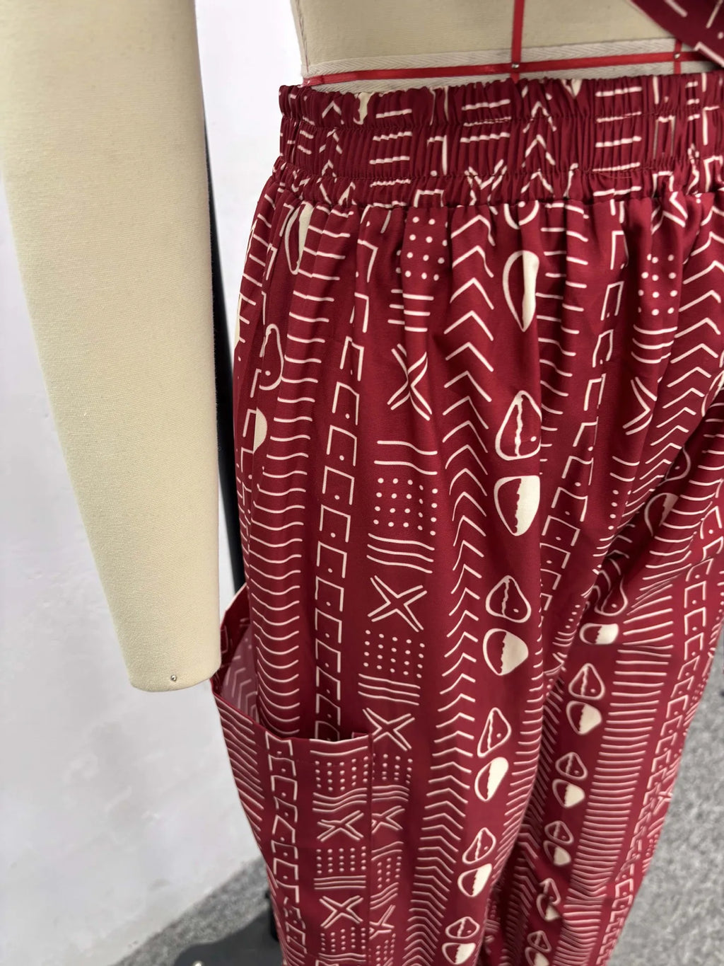New Fashion Printed Two-piece Set Women's Loose Casual Short-sleeved Drawstring Waist Slimming V-neck Shirt Wide-leg Pants Sets
