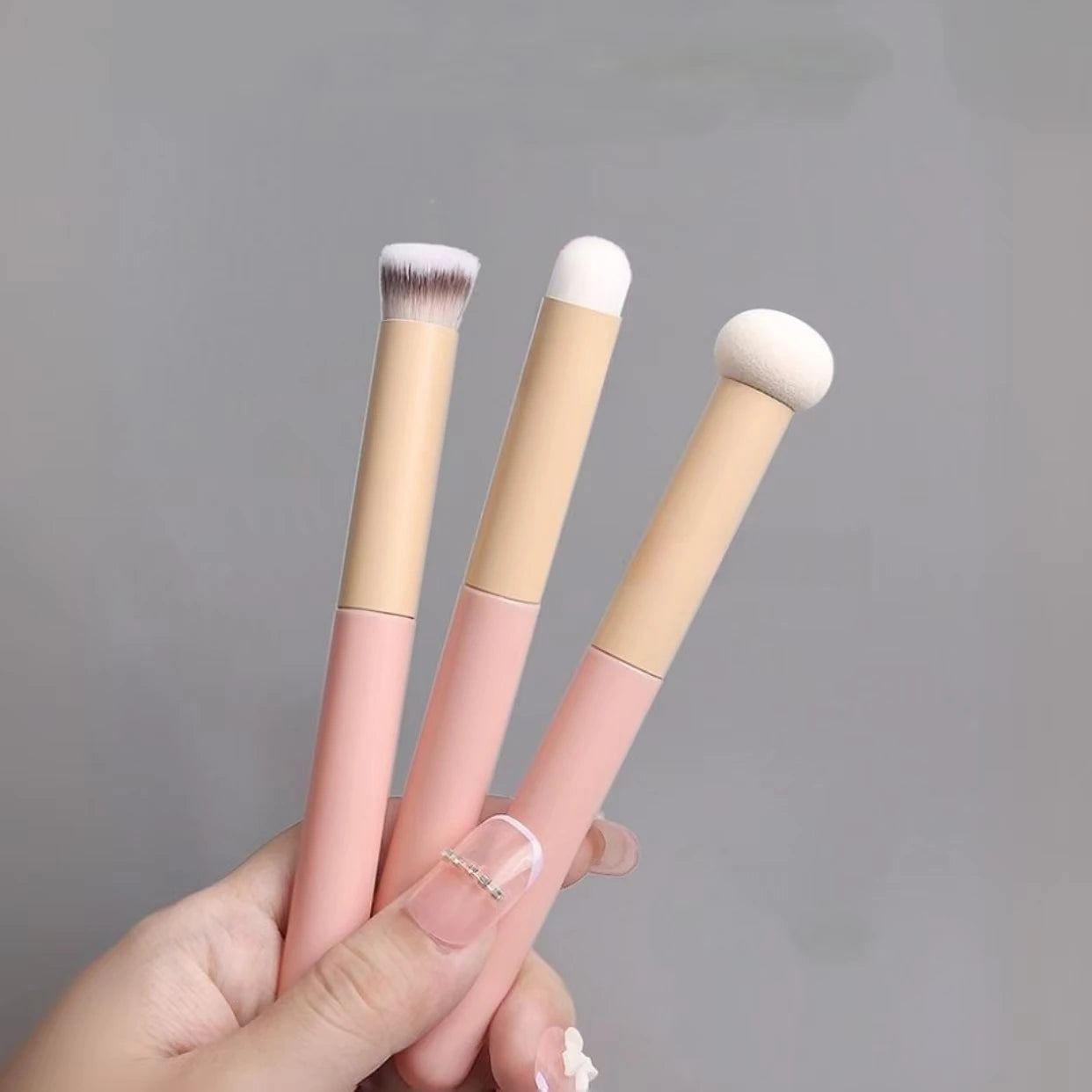 3 High-Quality Makeup Brushes: Mushroom Head Sponge Concealer Brush, Foundation Brush, Lipstick Lip Brush, Makeup Tools