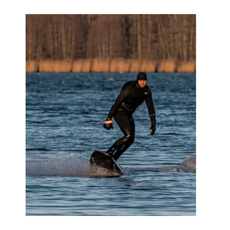 Carbon Motorized Electric Surfboard, 50km/h Fast Speed, Single Rider Max 150KG, Custom Color Offshore Water Jet Surf Equipment