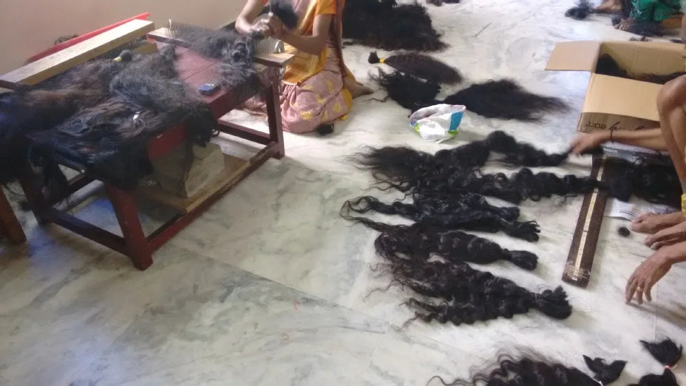 Wholesale Cuticle Aligned Raw Human Hair Extensions India United States Light Color Wavy Bone Straight Loose Deep Wave Fumi