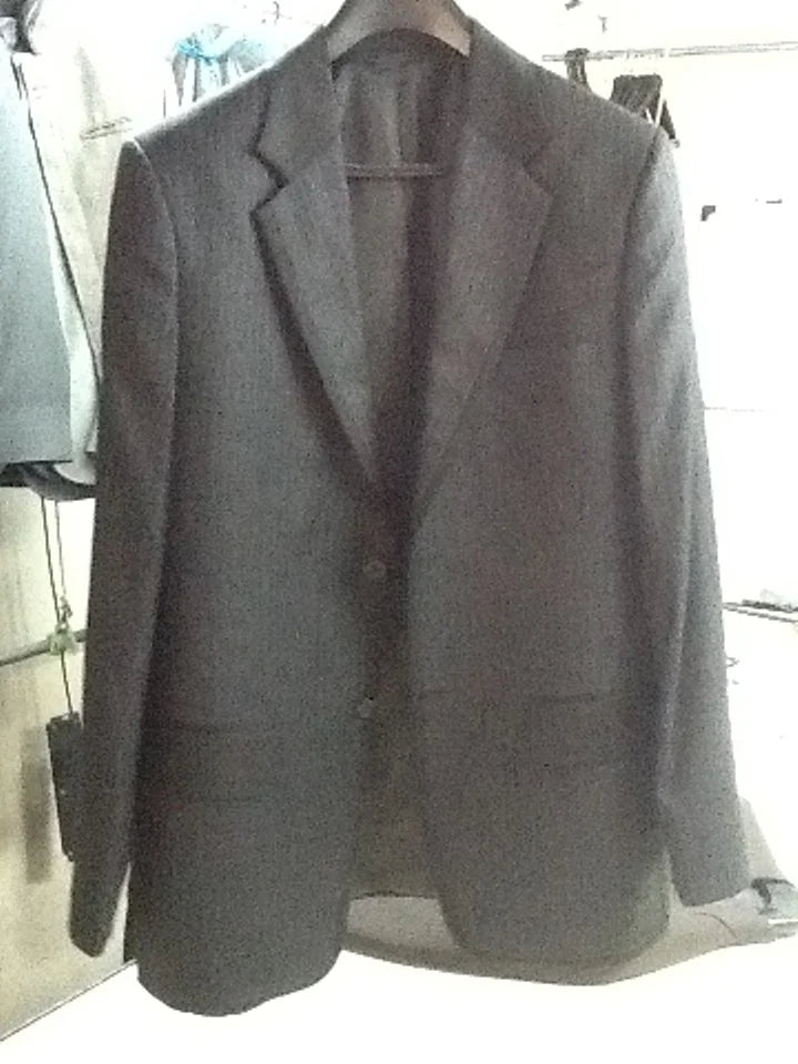Latest Design Best Quality Men's Suit 240g Worsted Fabric V-neck Collar Anti-Wrinkle Waterproof Features Polyester/Cotton