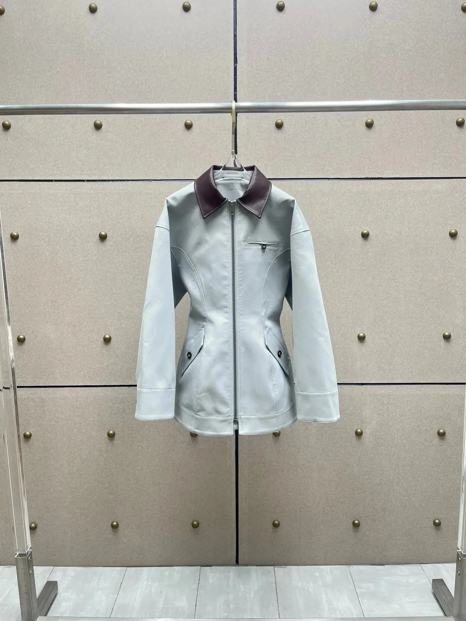Leather - paneled jacket, a vintage, old - money style contrasting color lapel long - sleeved women's jacket. - Beauty
