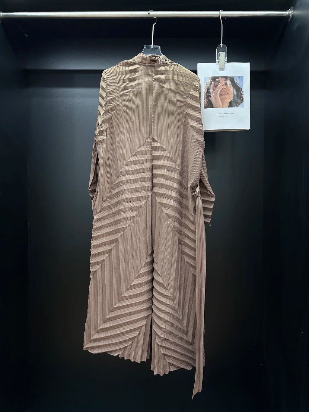 Miyake Pleated Retro Printed Trench Coat 2025 Spring and Summer New Loose Temperament Versatile Jacket - Beauty