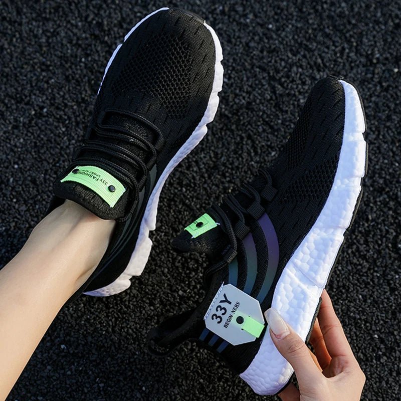 Spring New Wear Resistant Running Shoes Fashionable Trendy Elevated Flat Shoes Comfortable Soft Sports Shoes with Hollow Design - Beauty