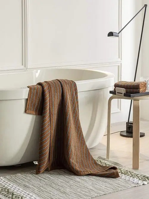 Ultra Soft Absorbent Retro Stripe Bath Towel - 100% Organic Cotton - Beauty